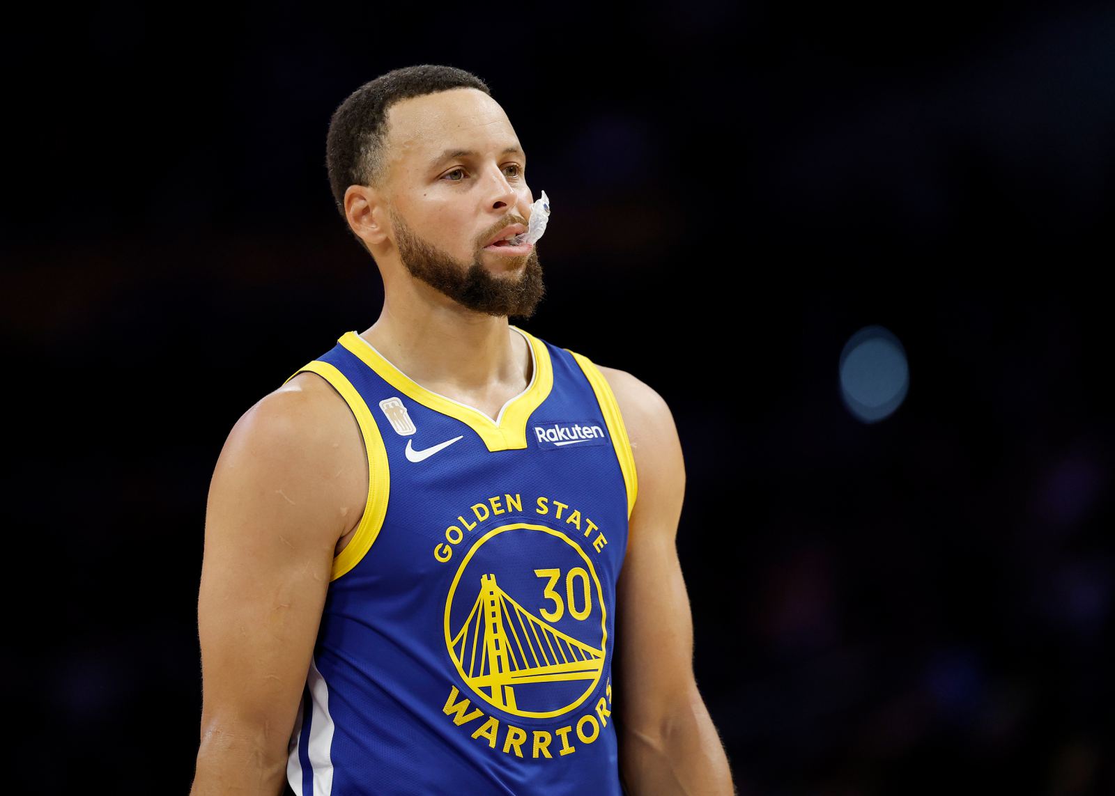 Curry scored 30+ points back to back and contributed 35+6+2 blocks, which is hard to support alone.