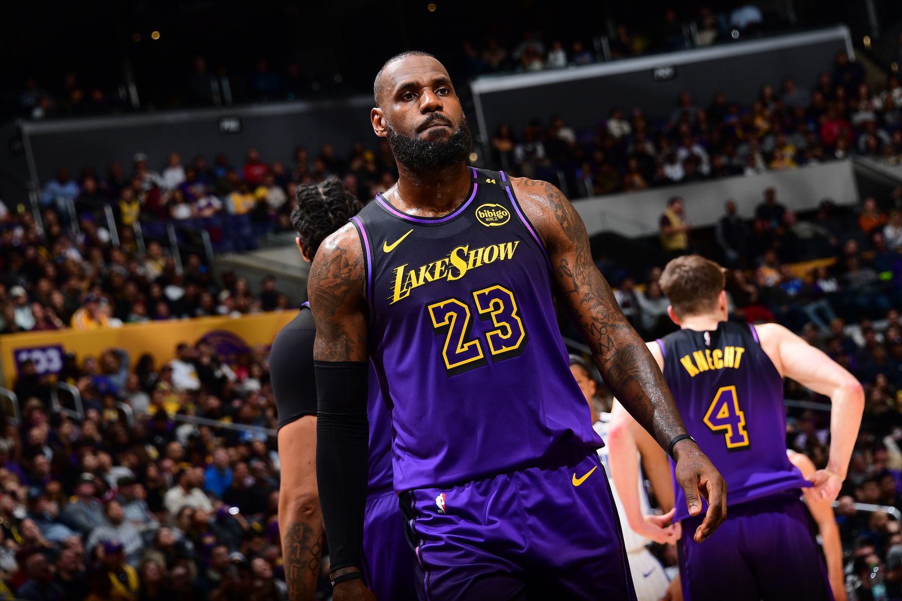 Shams: Lakers star James will not travel with the team for five consecutive road trips