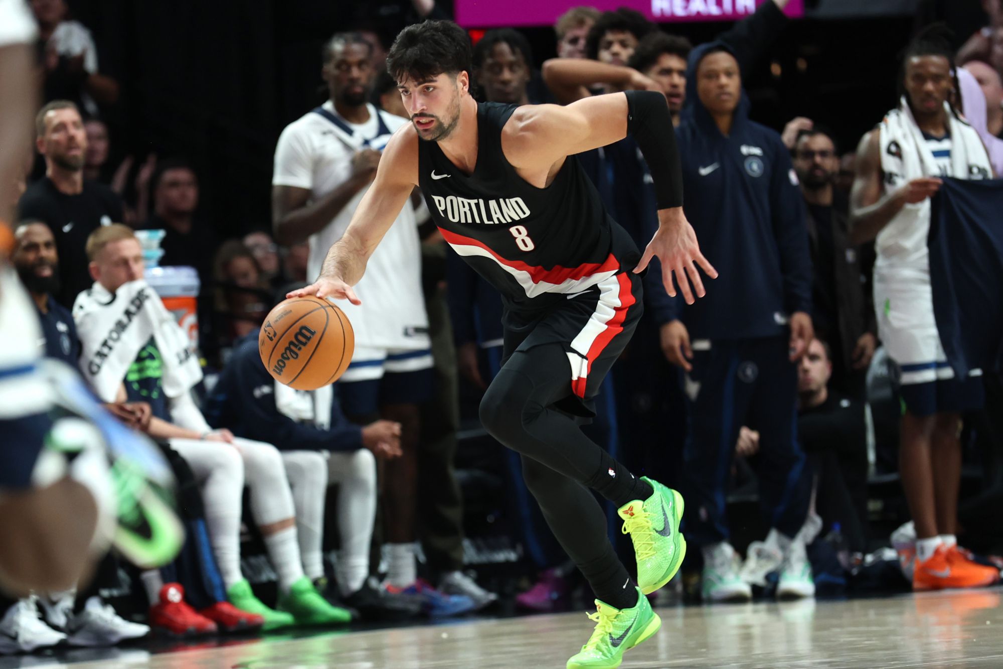 Hot ball control! Avdija scored 11 points on 4-of-4 shooting in the first quarter, leading the team with 5 points.
